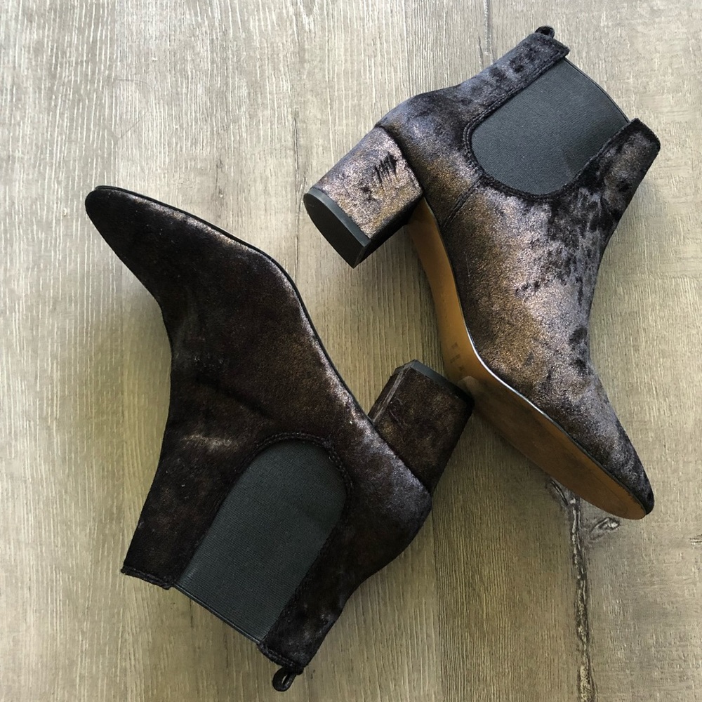 Report velvet boots